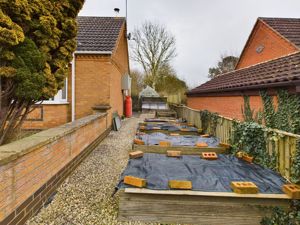 Side Garden (S)- click for photo gallery